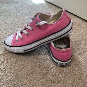 Girls converse